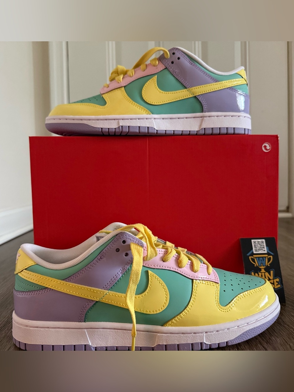 Nike Low Men’s Retro Dunk “Easter” Size 10